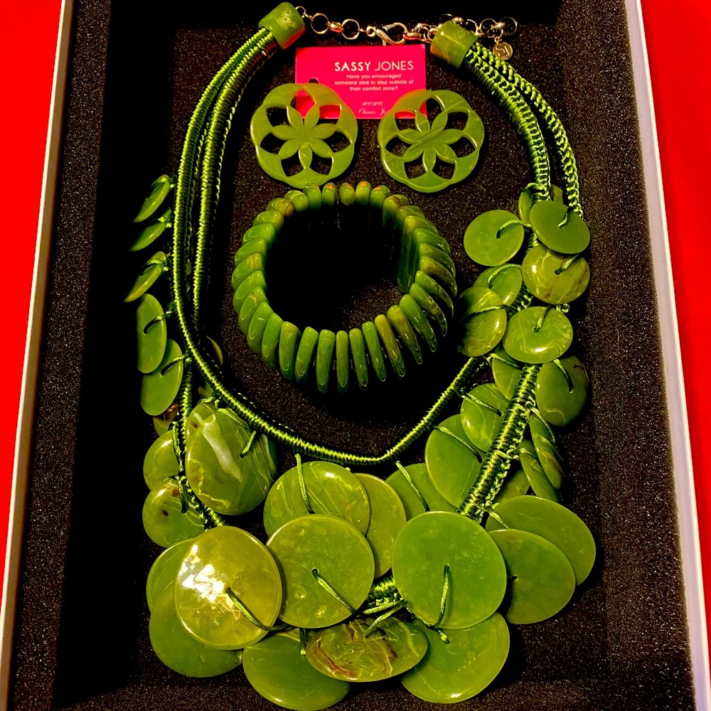 Sassy Jones Green Zanzibar Set!